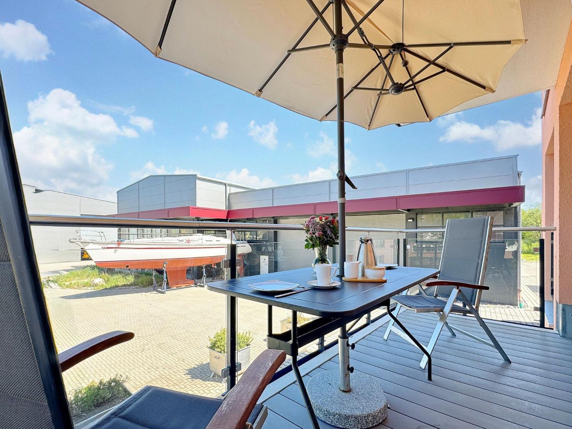 Alte Fischfabrik Lauterbach "Mehrzeit Am Bodden" Apartment Exterior foto